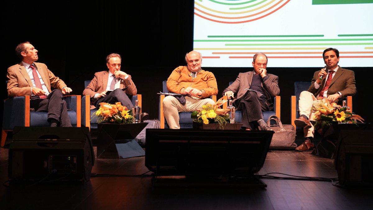 Colóquio Nacional do Milho discute o futuro da produção e sustentabilidade do setor agrícola